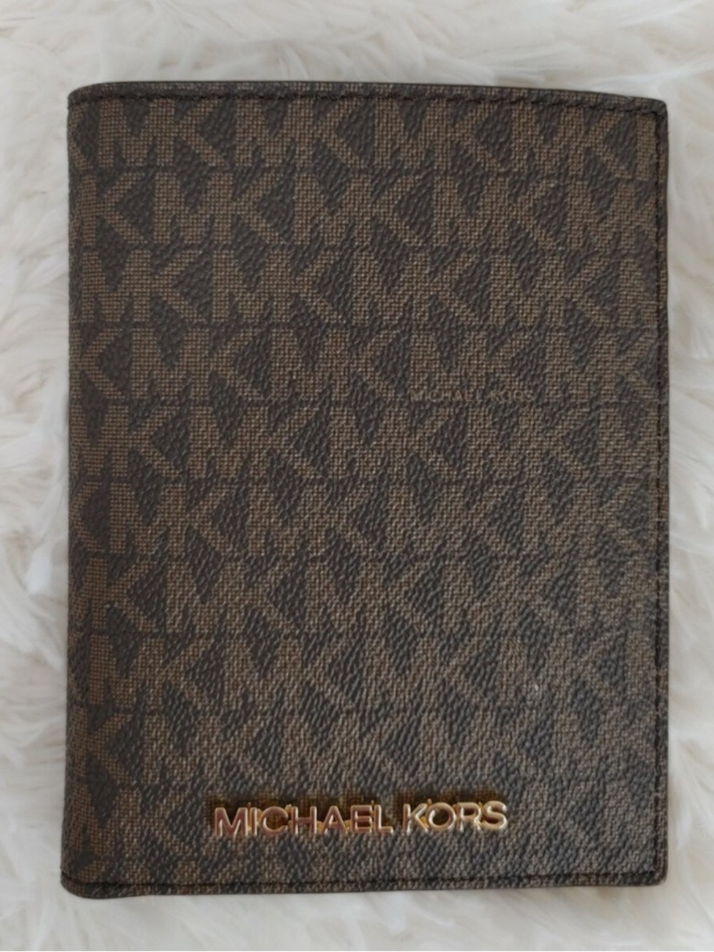 MICHAEL KORS BEDFORD TRAVEL PASSPORT CASE WALLET MK LOGO BROWN Gold Tone 4x5.5”